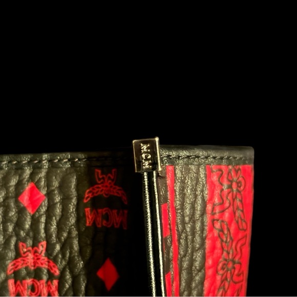 MCM | Bags | Large Monogram Tote Bag Leather Red Black + Dust Bag - Picture 8 of 9